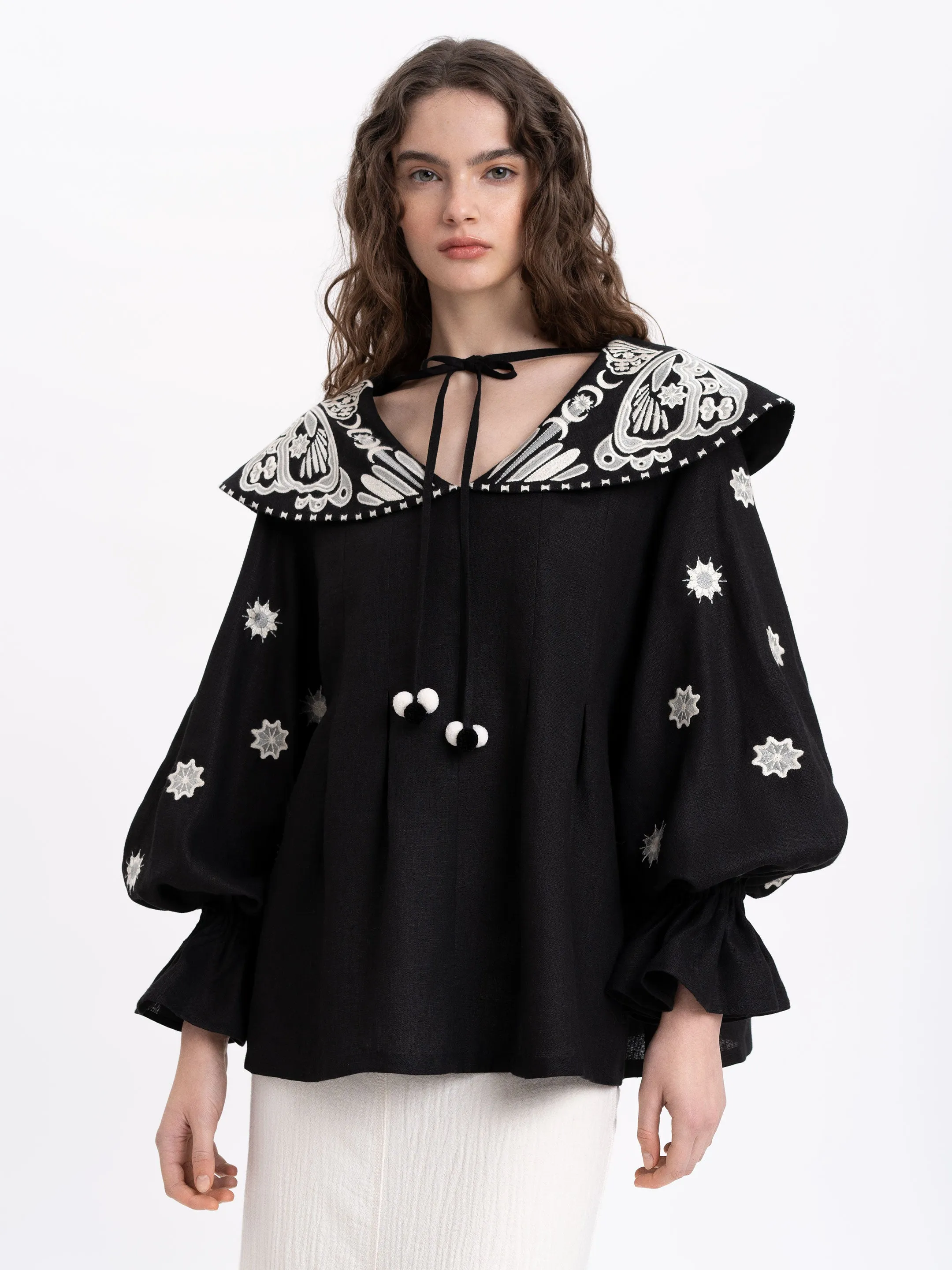 Linen embroidered blouse with a wide collar "Lehit"
